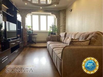 Продається затишна та світла 3-кім. квартира на Митниці в районі ТРЦ Дніпро Плаза. 