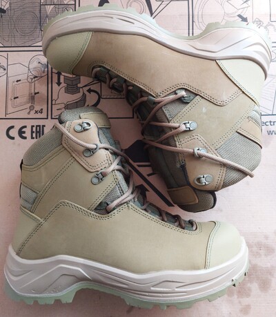 Нові чоловічі зелені берці