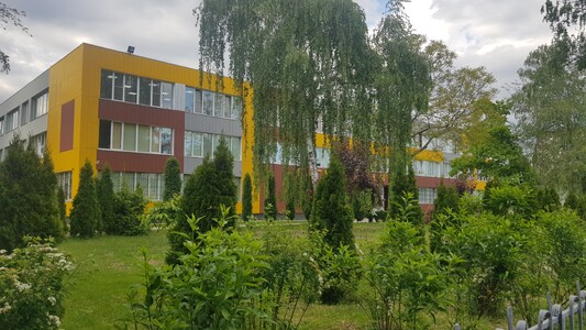 Продам 2-кв. 50 м2. окремі кімнати, р-н Буревісник