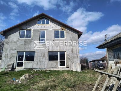 Продаж  2х будинку в селі Будище ( 15 км  від міста Черкаси) Черкаська область