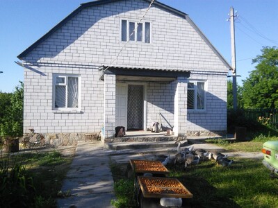 Продаж будинку з ділянкою неподалік Канева Черкаської обл.