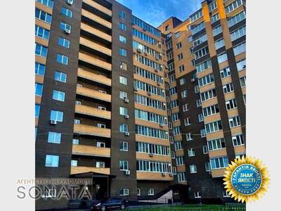 Продається простора квартира в ЖК"Резиденція" в центрі міста.