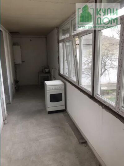 Продам 4-и к/к 102 м2 з гаражем 20 м2 в центрі міста.