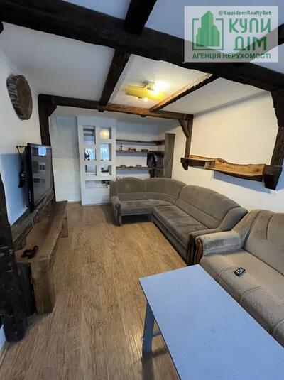 Продається затишна 3-и к/к на Шкільному р-н