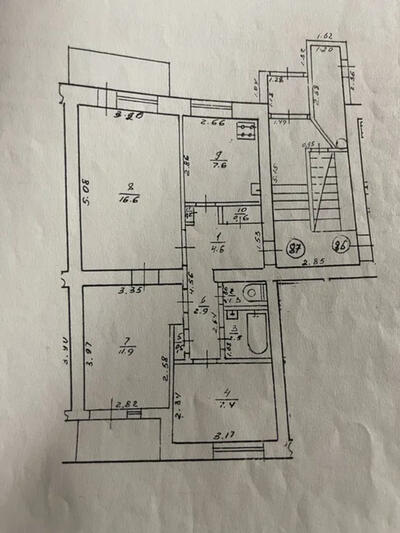 Продам 3 кімнатну квартиру у центрі міста.