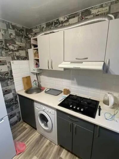 Продаж 1 кім на Полтавській, біля АТБ.