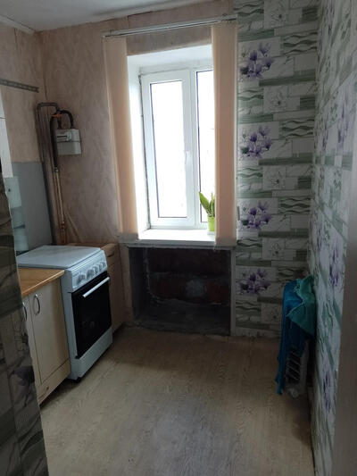 Продам 1к р-н Новомиколаївка (вул.Нікітіна).