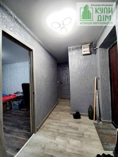 Продам 2-х кімнатну квартиру на Попова