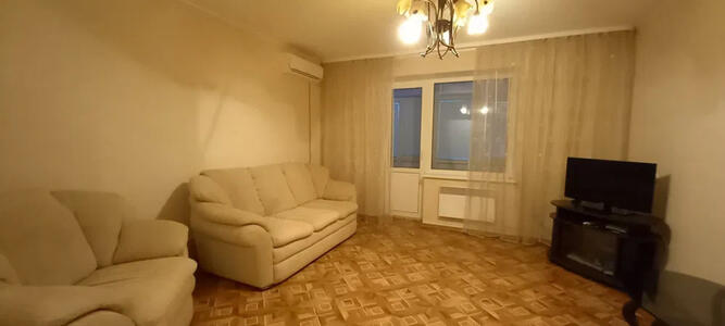 Квартиру 3-х комн. 101-й м-рн.