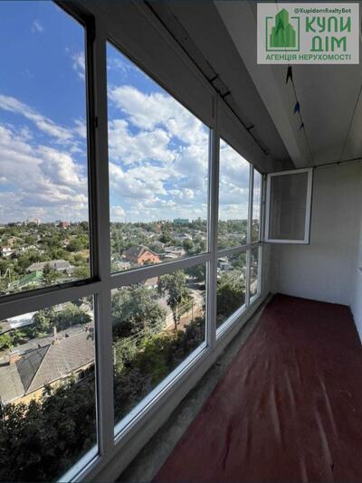 Продається 2-кімнатна квартира на вул. Андріївській