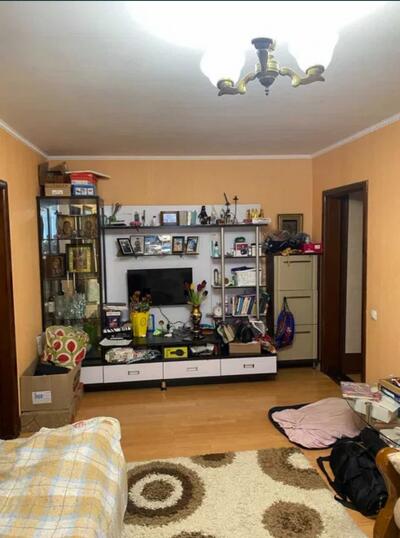 терміново продам 2 кімнатну квартиру під ремонт.