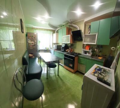 Продам 2-кімнатну квартиру в р-ні ст. Автовокзалу,