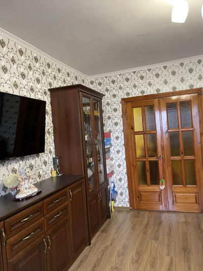 Продається 3-кімнатна квартира з меблями — вул Жадова