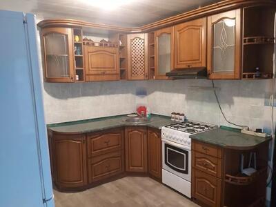 Здається в довгострокову оренду півбудинку в р-ні Дитячої обласної лікарні. До центру 7 хв. пішки.