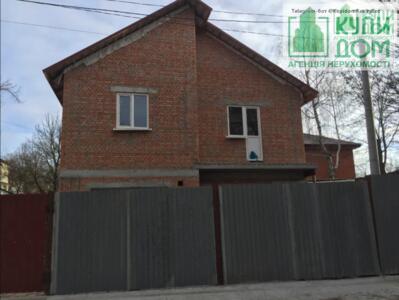 Продам великий будинок в центрі під ремонт