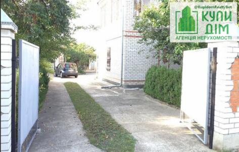 Продам 2-о поверховий будинок 180 м2 та з/д 20 сот с.Вільном.