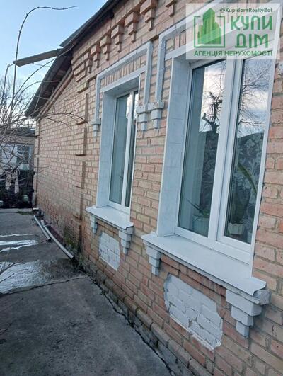 Продам пів будинку біля Райлікарні