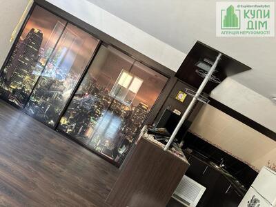 Продам двоповерховий будинок