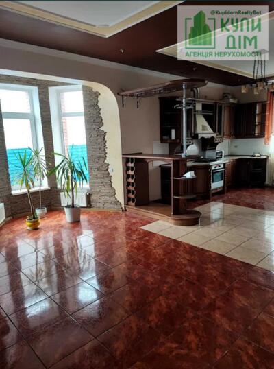 Продам гарний будинок в Соколовці біля Жадова.