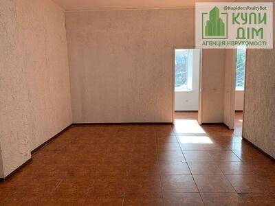 Продам будинок на червоній лінії по вул.Кримській.