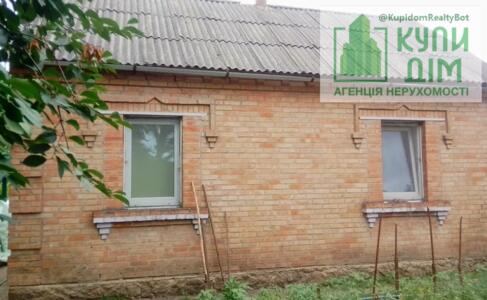 Продам два будинки на одній ділянці