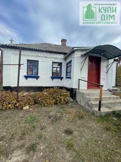 Продам будинок в затишному місті Новоукраїнка.