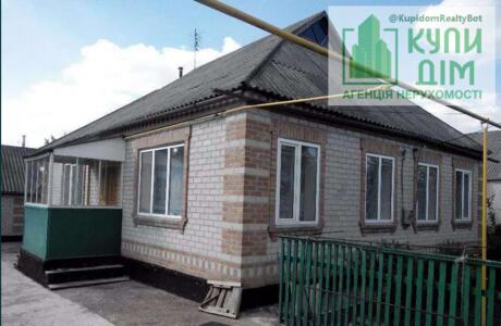 Продам будинок з усіма зручностями. с.м.т. Новгородка