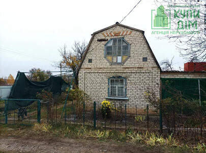 Продається дачний будинок.