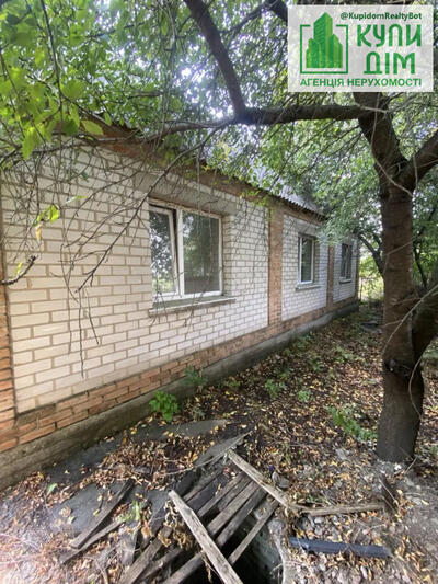 Продам будинок 105кв.м під капітальний ремонт.
