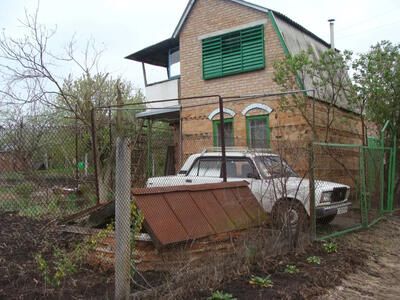 Продам дачний будиночок та ділянку біля річки.
