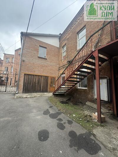 Продам приміщення 200 м кв центр