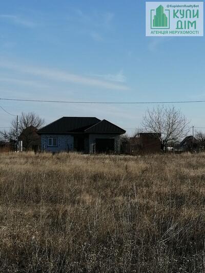 Продається земельна ділянка для забудови.