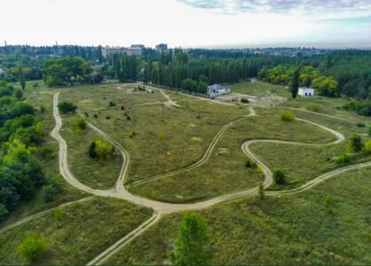 Продамо земельну ділянку 0.3 га.