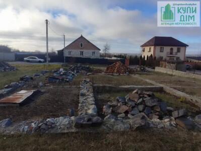 Земельна ділянка.