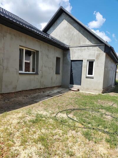 Продам частину будинку.