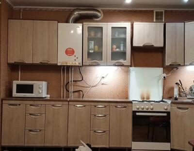 Продам 2-кімнатну квартиру з ділянкою та гаражем у с. Соколівське.