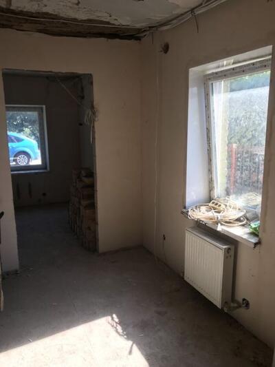 Продам пів будинка без ремонту.