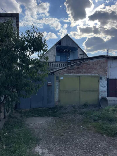 Продам частину будинка місто Кропивницький.