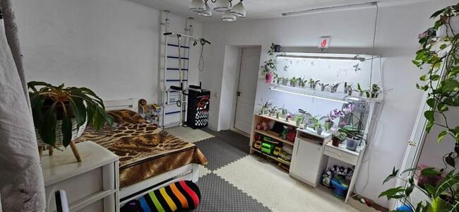 Продам окремий будинок.