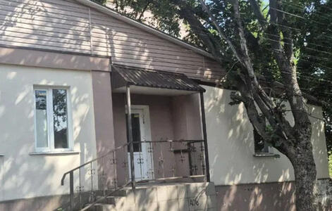 Квартира під офіс.