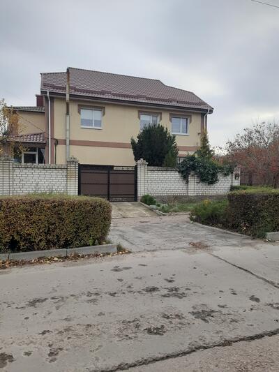 Продаж будинку на селищі Гірничному