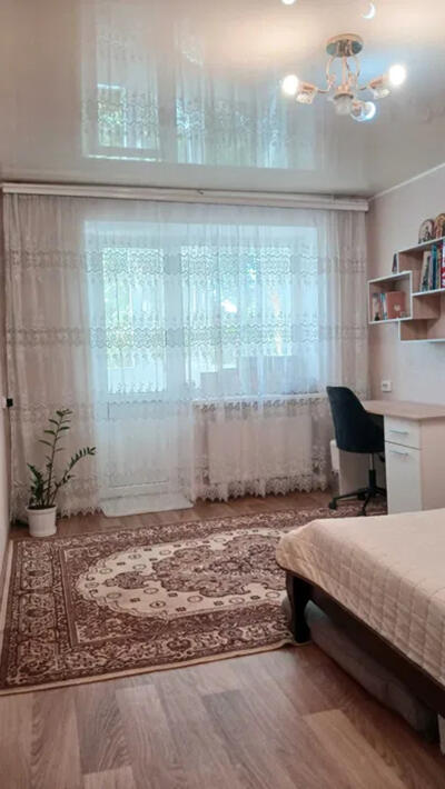 Продам 3-кімнатну квартиру з євроремонтом у Верхній Ковалівці.