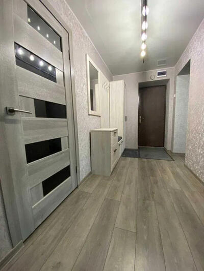 Продається простора 3-кімнатна квартира Велика Виска