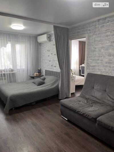 Продається 2-х кімнатна квартира в Кропивницькому по вулиці Леоніда Каденюка (Пацаєва) 