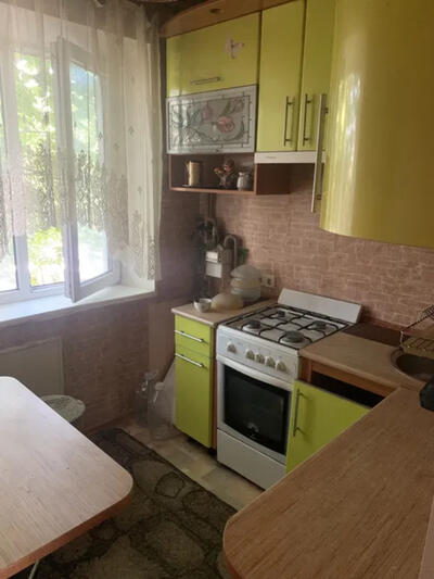 Продається 3-х кімнатна квартира( центр) у м. Кропивницький.