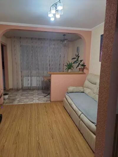 Продається простора 4-кімнатна квартира, р-н Кардіоцентра