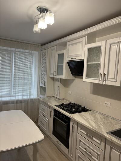 Шикарна пропозиція! Продаж 4х кімнатної біля готелю Європа