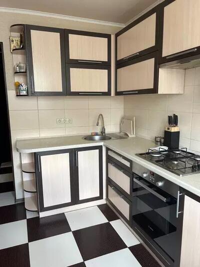 Продається 2-кімнатна квартира, вул. Шатила.