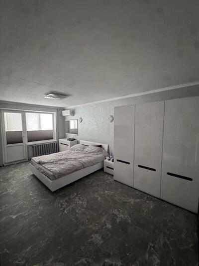 Продам 4х кімнатну квартиру.