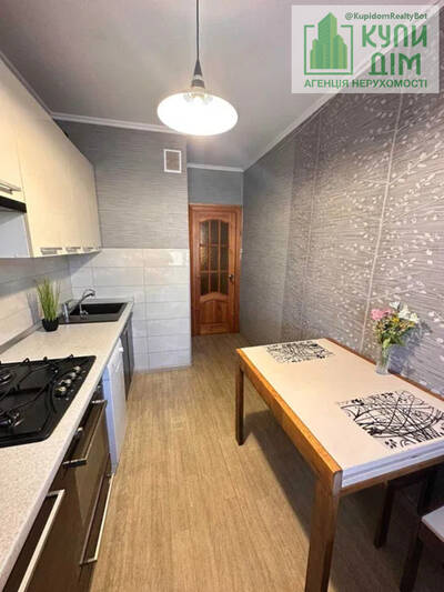 Продаж 3х кімнатної квартири біля Ятрані.
